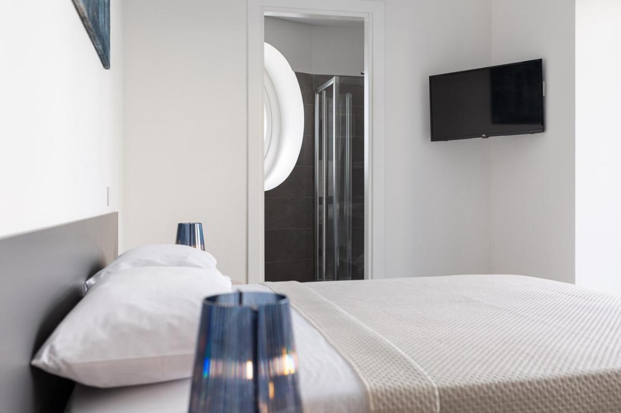 Oneweek Gaeta Suites And Apartments Esterno foto