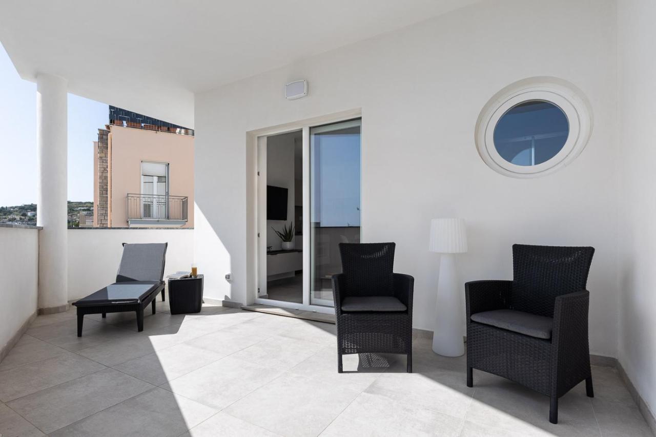 Oneweek Gaeta Suites And Apartments Esterno foto