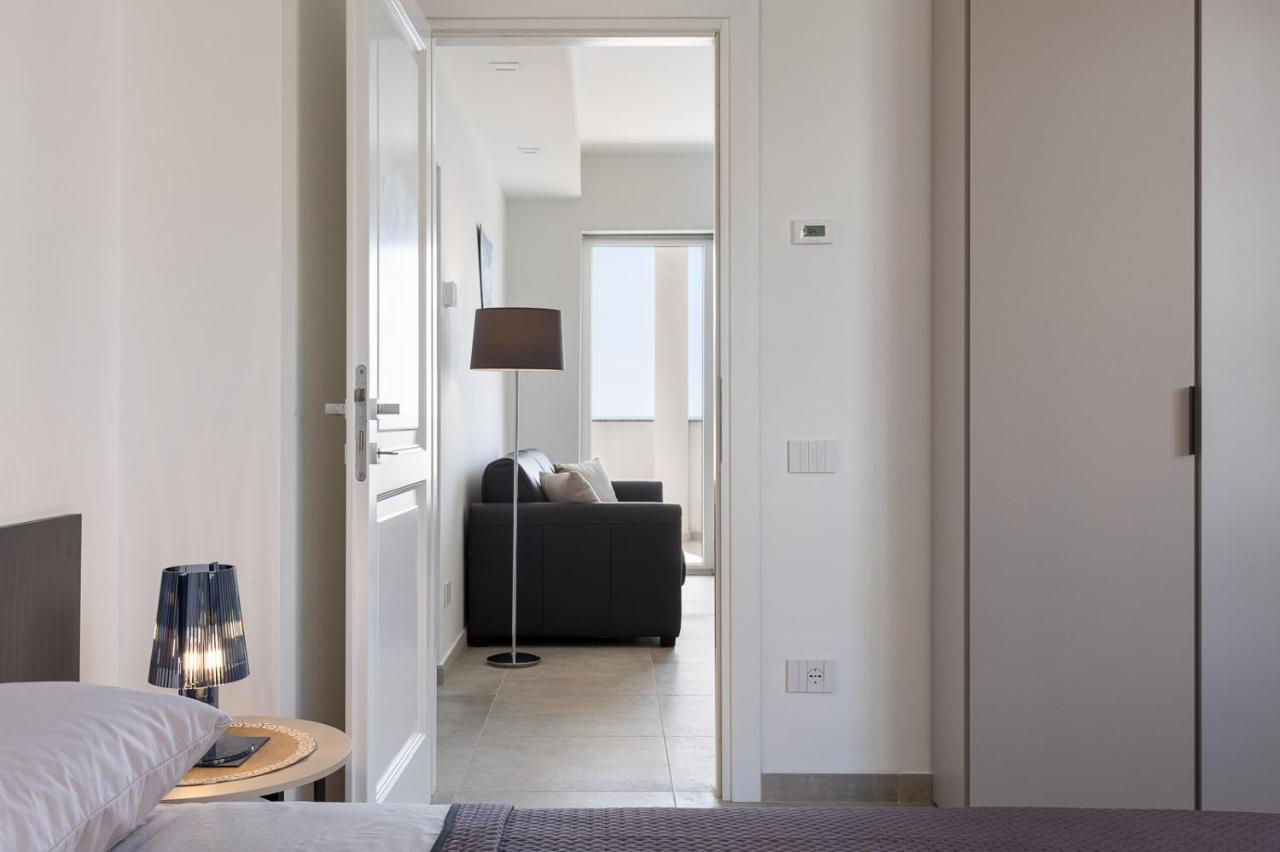 Oneweek Gaeta Suites And Apartments Esterno foto